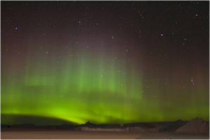 Aurora boreal, una de las formas más hermosas de visualizarse un flujo de electrones. Fuente: Wikipedia